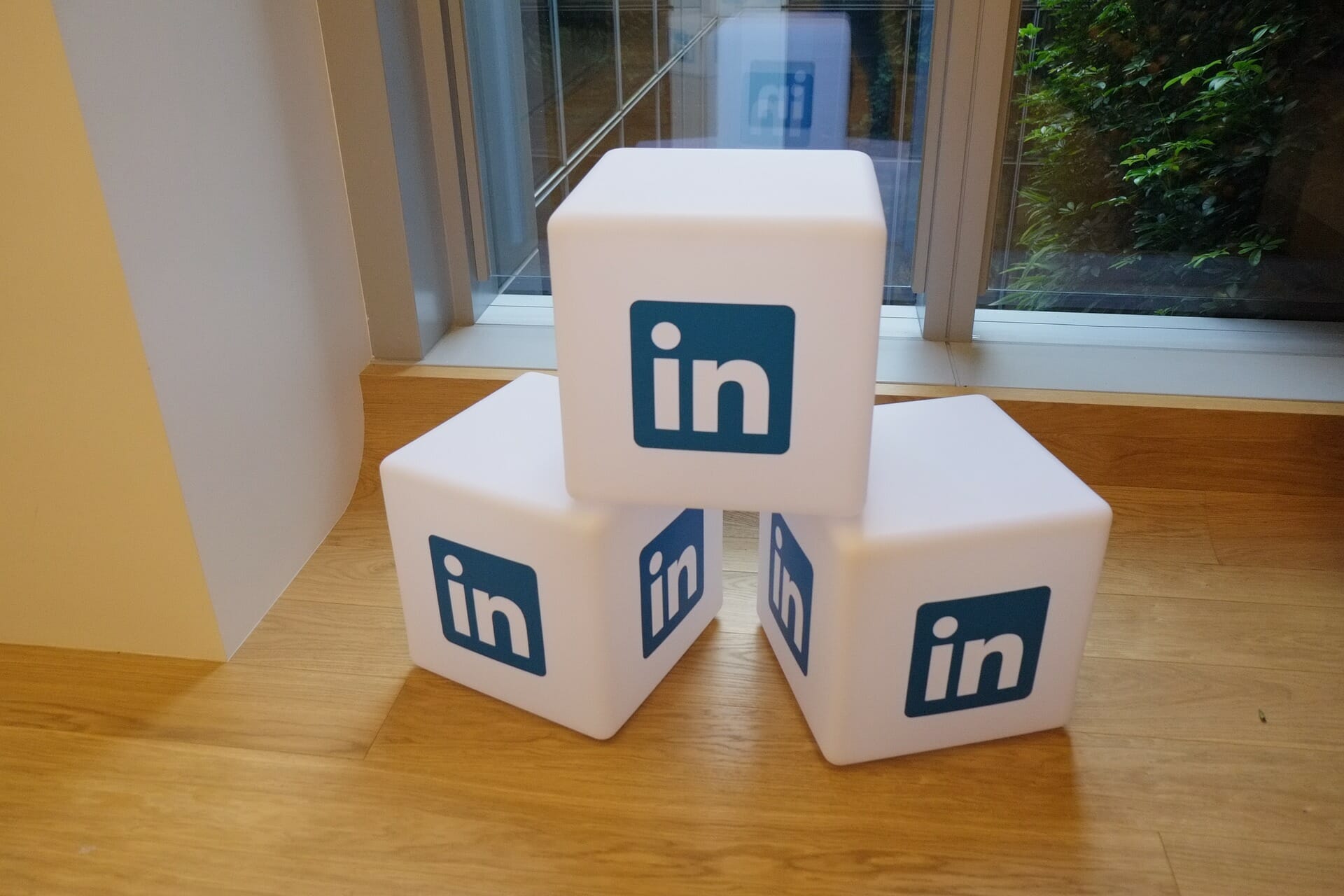 how to use linkedin